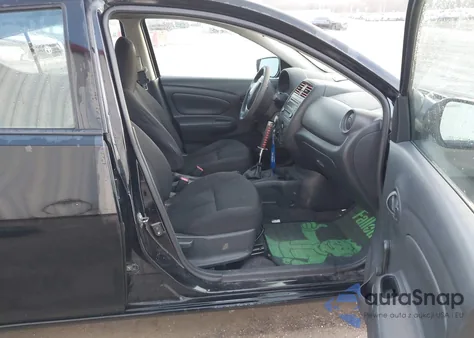 2016 Nissan Versa 1.6 S z USA, uszkodzony, nr VIN 3N1CN7AP2GL823404